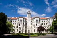 Bischöfliches Gymnasium Petrinum - Sitz der Länderorganisation Kinaesthetics Österreich