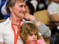 Wortmeldungen zum Abschluss - Annemarie Kopp - Pflegende Angehörige mit Enkelin